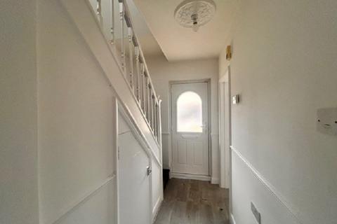 2 bedroom semi-detached house for sale, Endeavour Crescent, Hull, East Riding of Yorkshire. HU9 5SZ