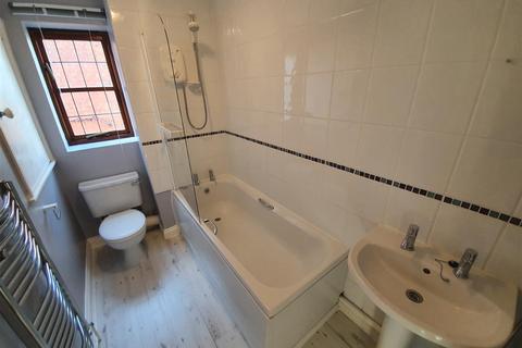 2 bedroom terraced house to rent, Acacia Court, King Street, Wollaston