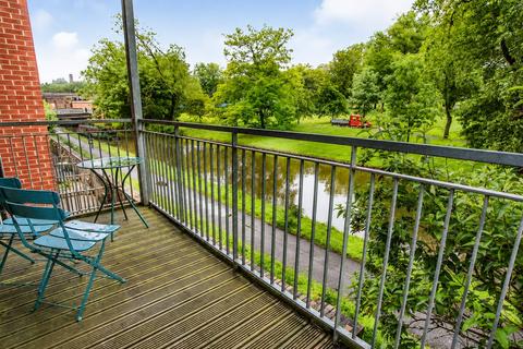 2 bedroom flat to rent, Hartley Court, Stoke-on-Trent,