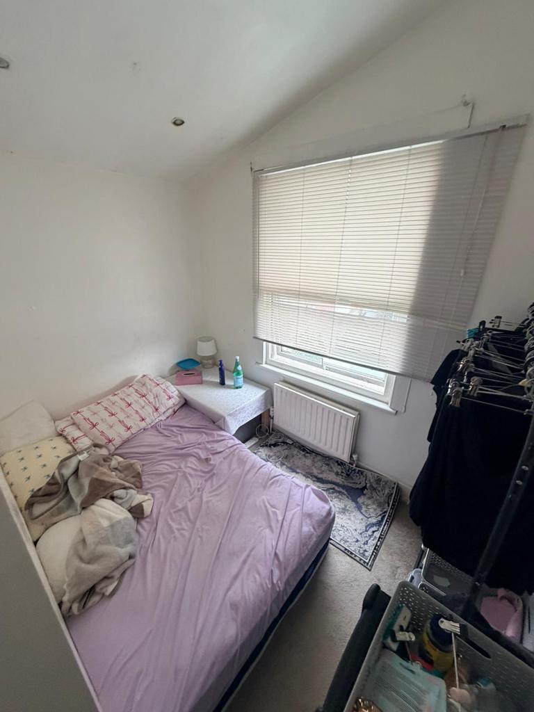 House in London - View 2