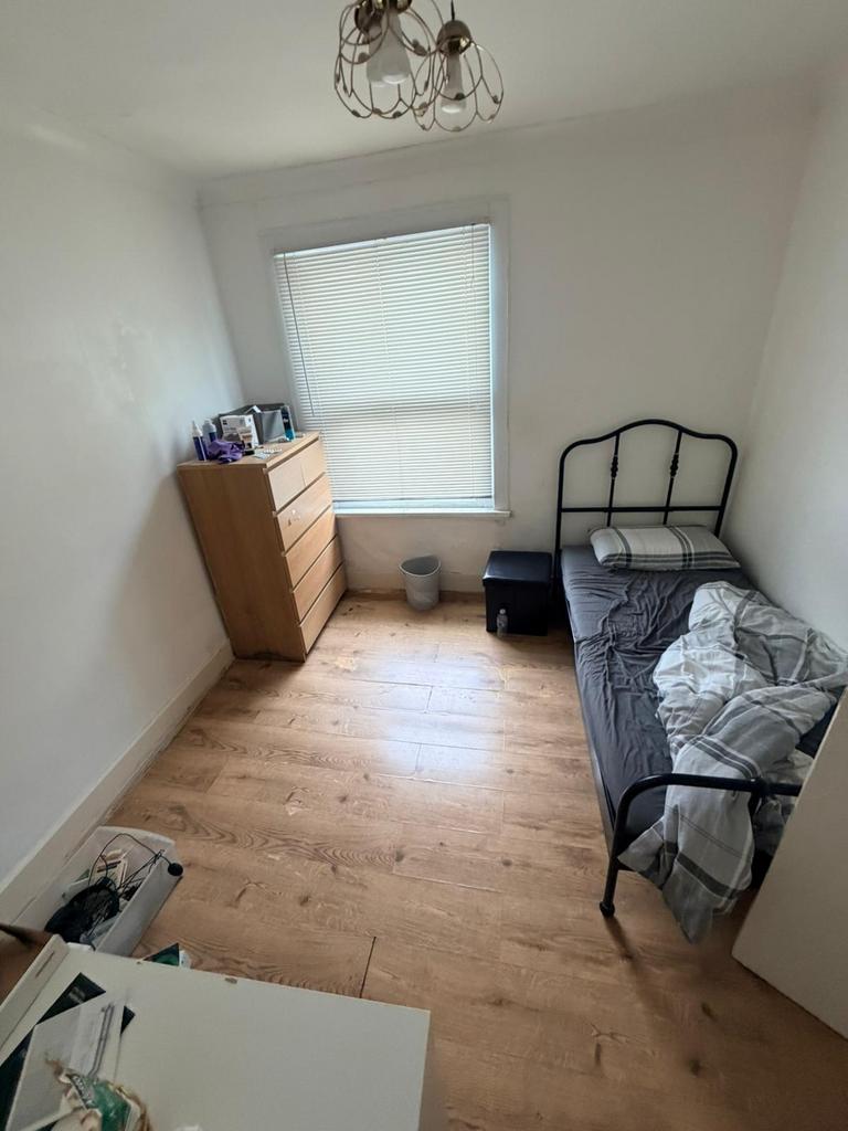 House in London - View 3