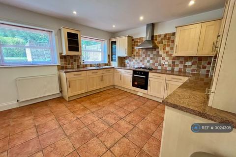 3 bedroom flat to rent, Craneswater Apartments, Southsea, PO4