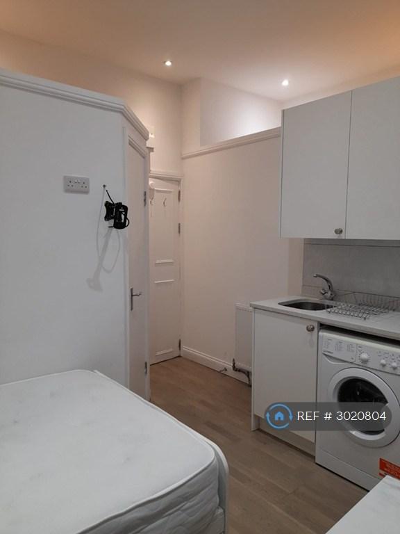 Apartment in London - View 3