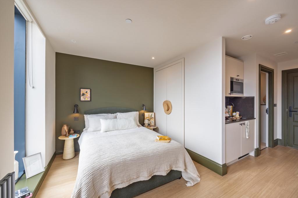 Apartment in Sheffield, Yorkshire - View 3