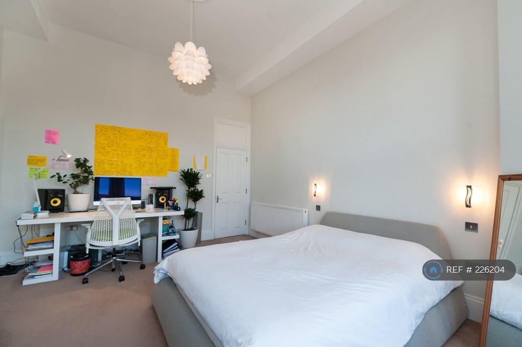 Apartment in London, Brook Green - View 3