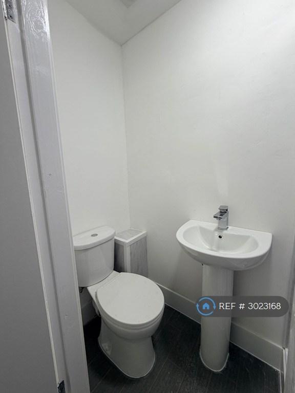 House in Birmingham, West Midlands - View 5