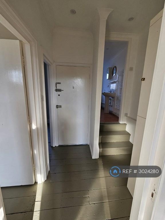 Apartment in London - View 3