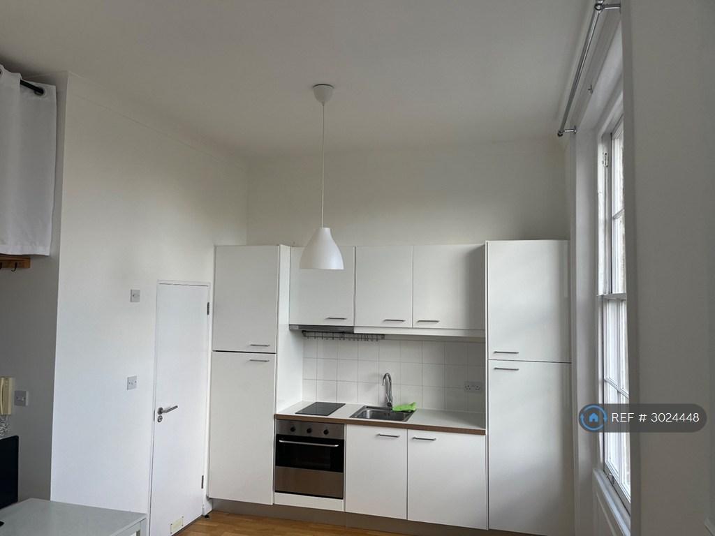 Apartment in London - View 2