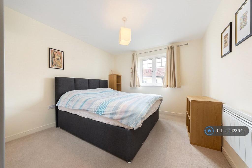 Apartment in Morden - View 4