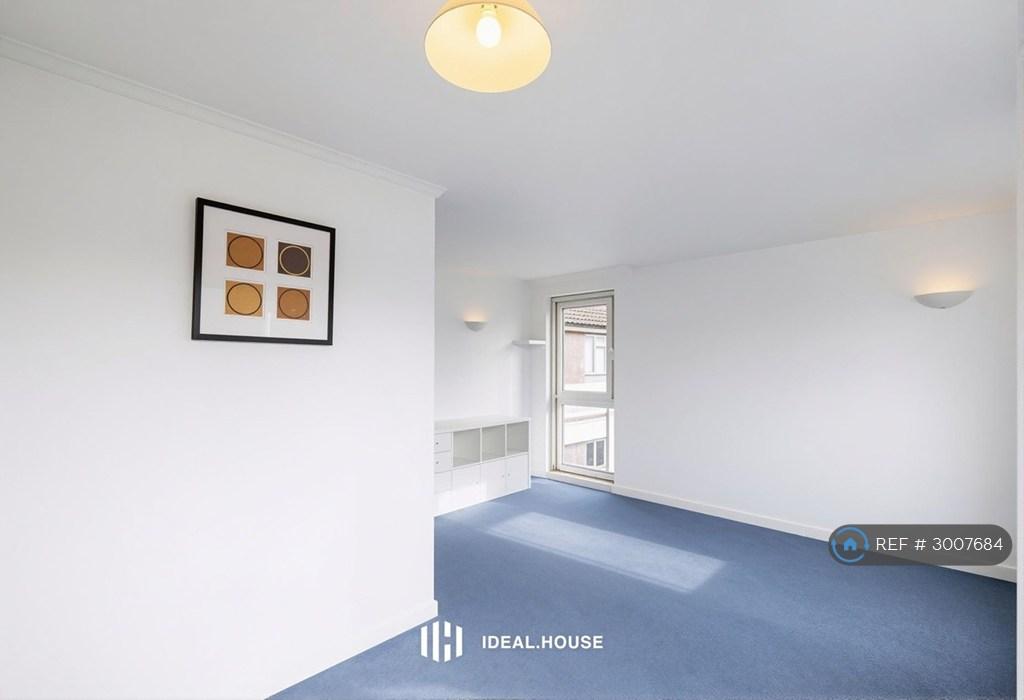 Apartment in Stanmore - View 4