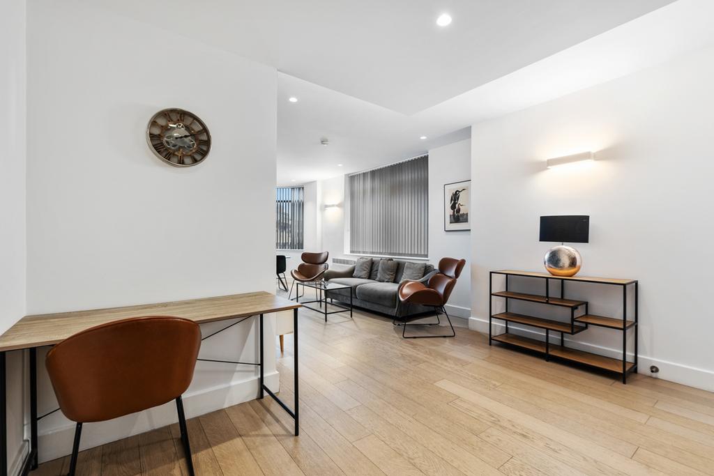 Apartment in Brentford - View 4