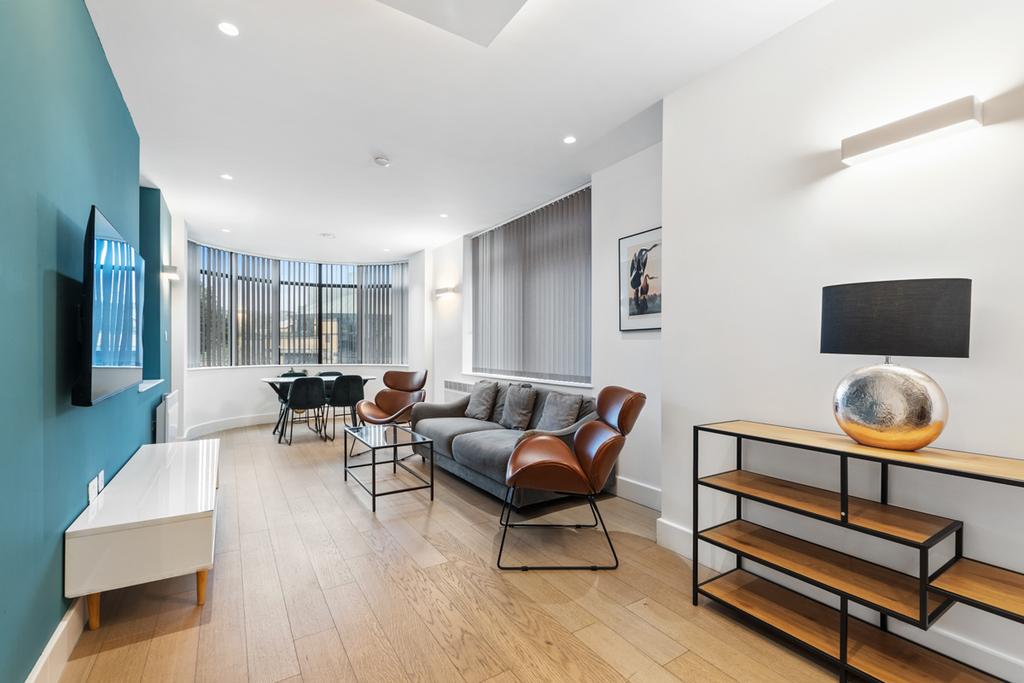Apartment in Brentford - More