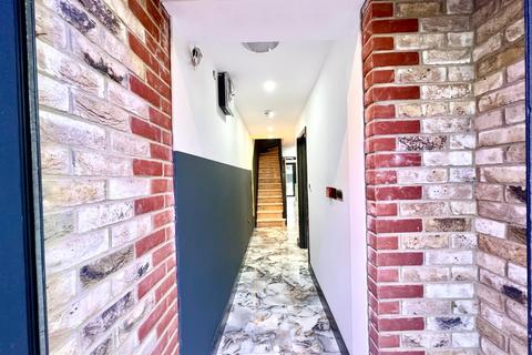6 bedroom semi-detached house to rent, Marlborough Road, Ashford TW15