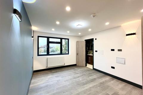 6 bedroom semi-detached house to rent, Marlborough Road, Ashford TW15