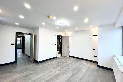 6 bedroom semi-detached house to rent, Marlborough Road, Ashford TW15