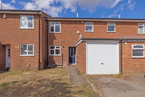 Sutton Place, Langley SL3