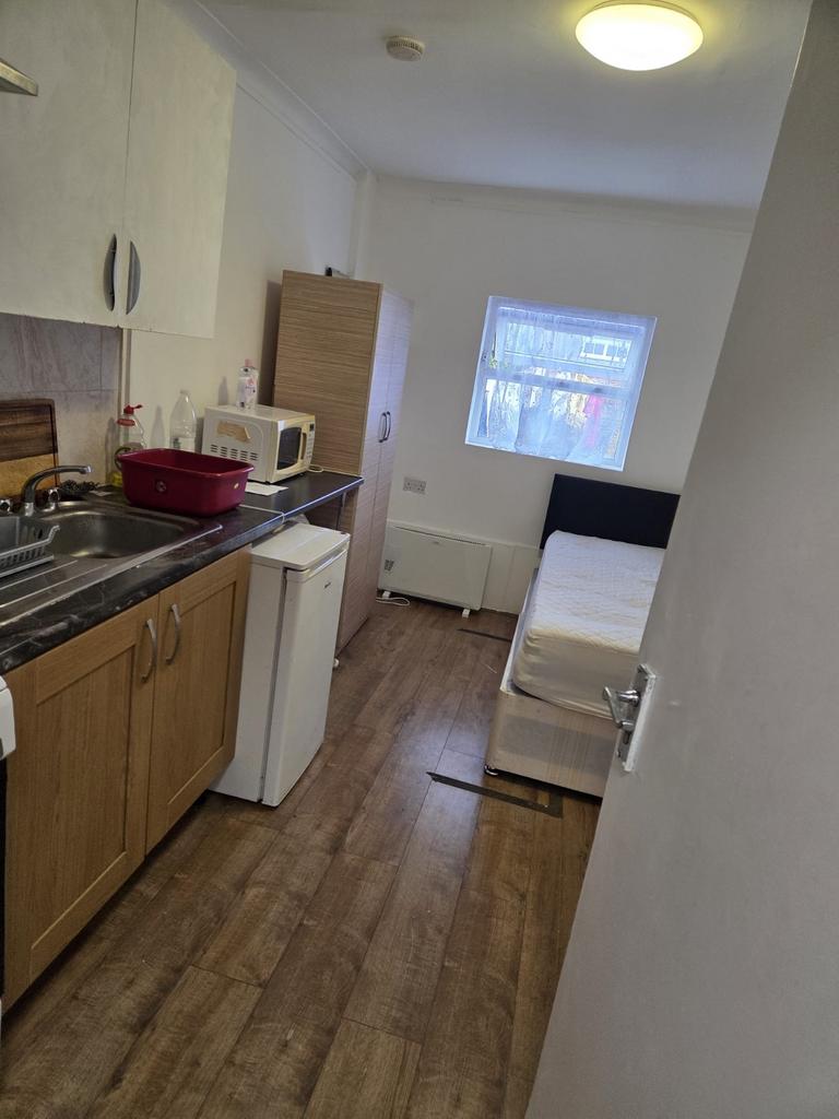Apartment in London - More