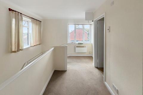 Studio to rent, Chalet Hill, Bordon, Hampshire, GU35