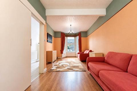 3 bedroom terraced house for sale, Gladding Road, Manor Park, E12