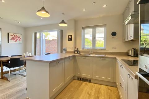 3 bedroom detached house for sale, Clos Derwen, Woodlands, Dinas Powys CF64 4BN