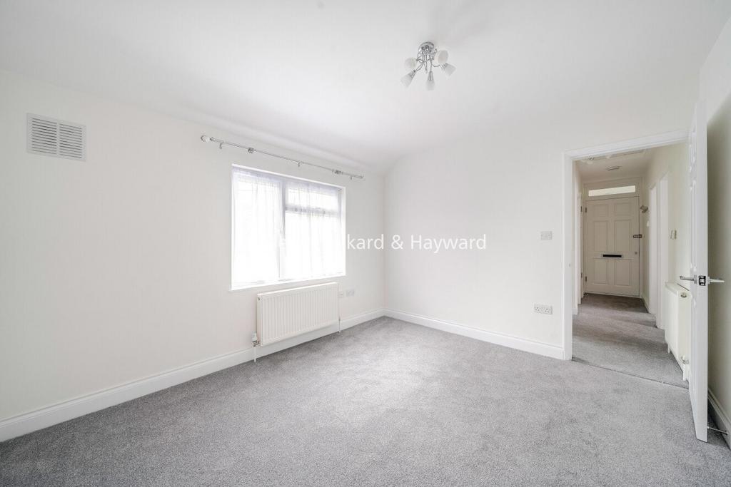House in Hillingdon - View 2