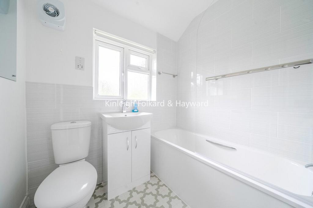 House in Hillingdon - View 3