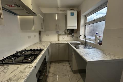 2 bedroom terraced house to rent, Cuthbert Road, Birmingham, B18