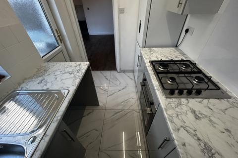 2 bedroom terraced house to rent, Cuthbert Road, Birmingham, B18