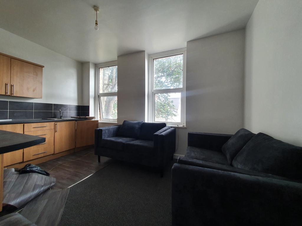 Apartment in Cardiff - View 3