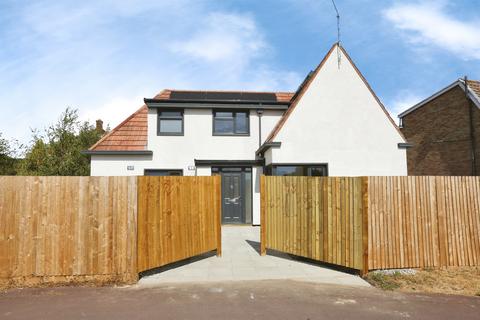 4 bedroom detached house for sale, Rowner Lane, Gosport