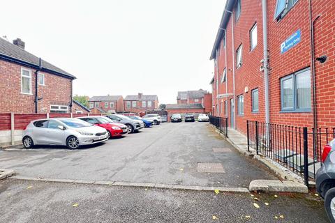 2 bedroom flat to rent, APARTMENT 5, STRETFORD ROAD, MANCHESTER, M41 9FY