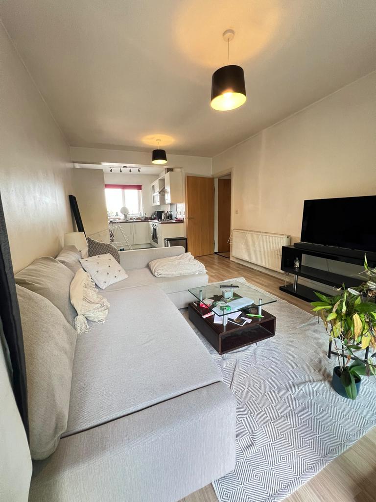 Apartment in Trafford, Greater Manchester - View 5
