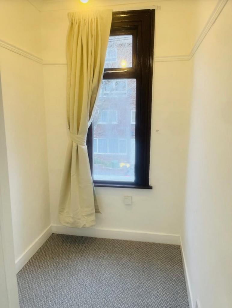 House in London - View 5