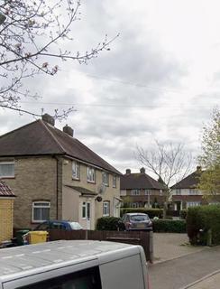 Studio to rent, Raeburn Road, Hayes