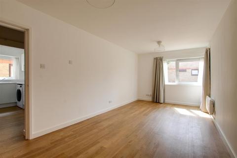 1 bedroom apartment to rent, Beaulands Close, Cambridge CB4