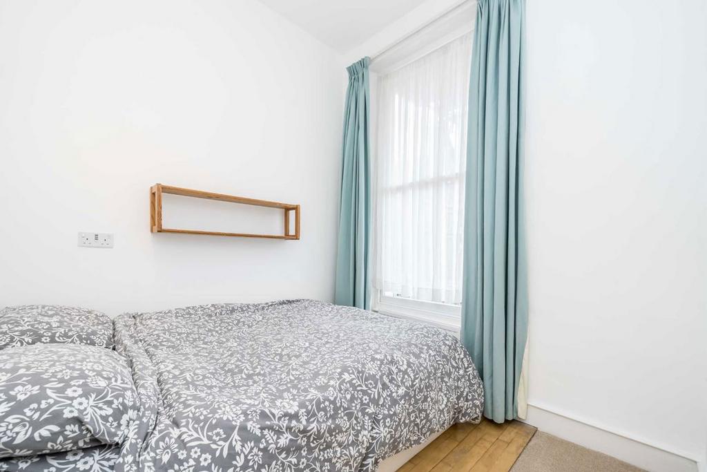 Apartment in London - View 5