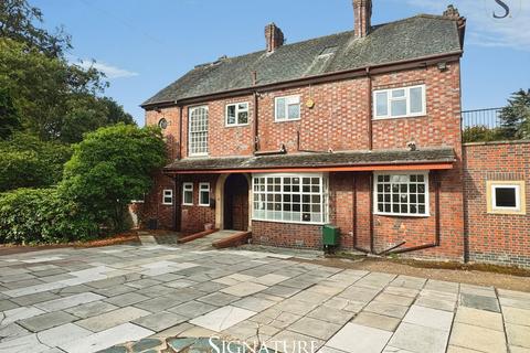 4 bedroom semi-detached house to rent, Birstall Road, Birstall, LE4