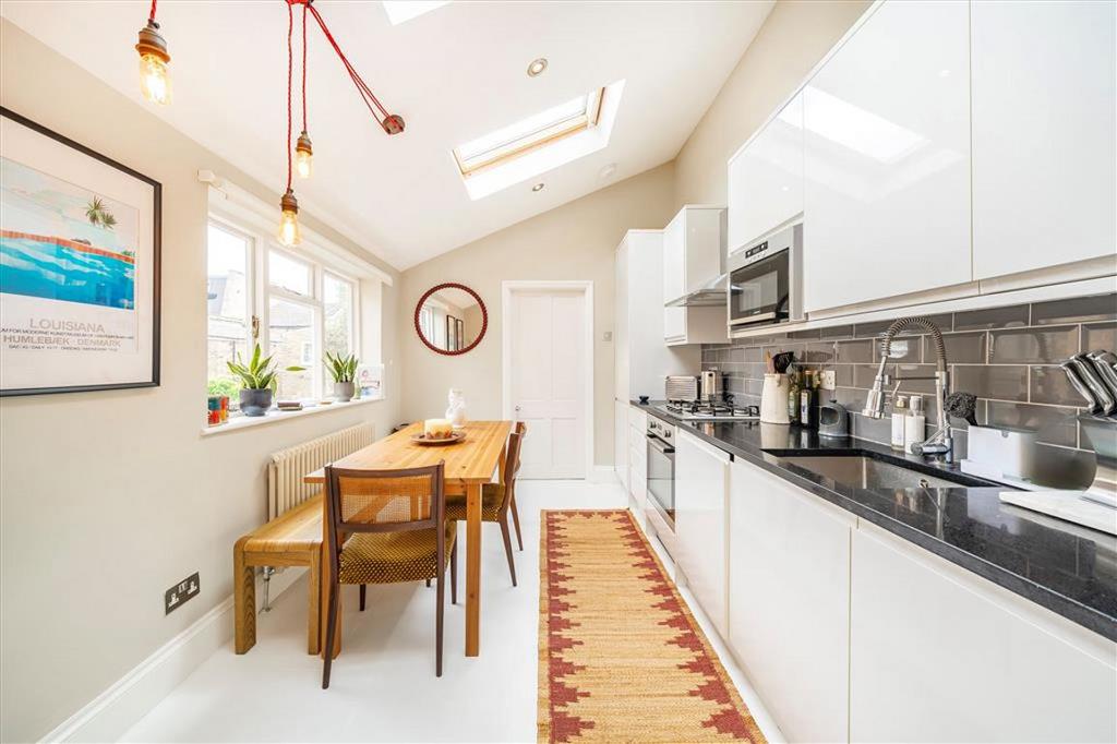Apartment in London - View 2