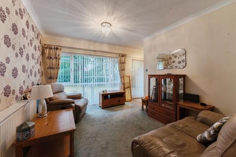 undefined, West Knowe, Oxton, Prenton