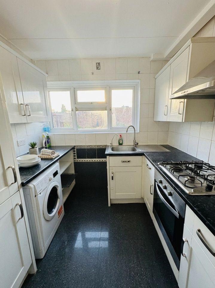 Apartment in Staines-upon-thames - View 2