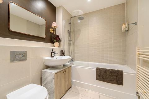 1 bedroom flat for sale, Peacock Close, Mill Hill East