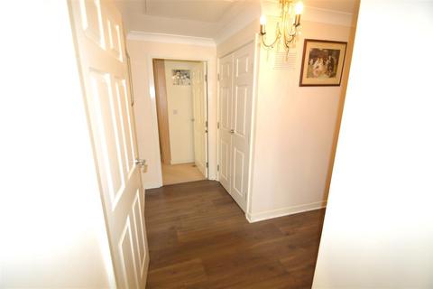 2 bedroom apartment for sale, Stoneleigh Road, Ilford