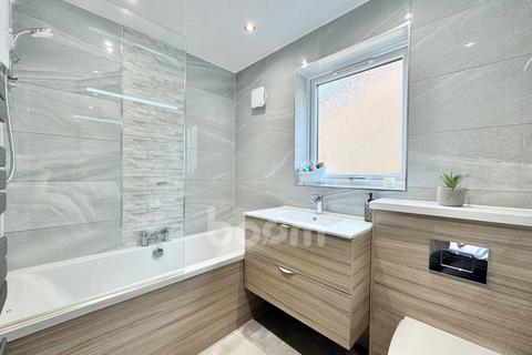 3 bedroom detached house for sale, Woodlands Crescent, Johnstone