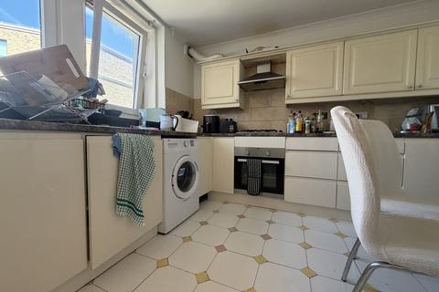 3 bedroom apartment to rent, Hall Place, LONDON
