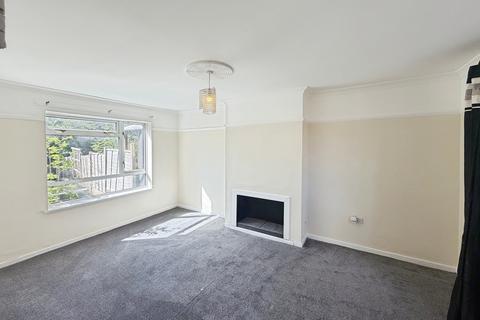 3 bedroom end of terrace house to rent, James Way, Telford TF2