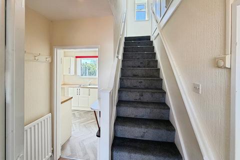 3 bedroom end of terrace house to rent, James Way, Telford TF2