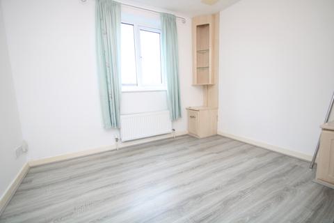2 bedroom apartment to rent, Kestrel Court, South Croydon, CR2