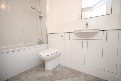 2 bedroom apartment to rent, Kestrel Court, South Croydon, CR2