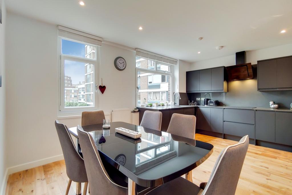 Apartment in London - View 3