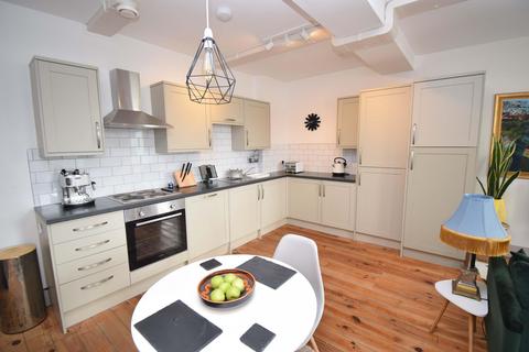 2 bedroom flat to rent, Market Street, NEWPORT, NP20